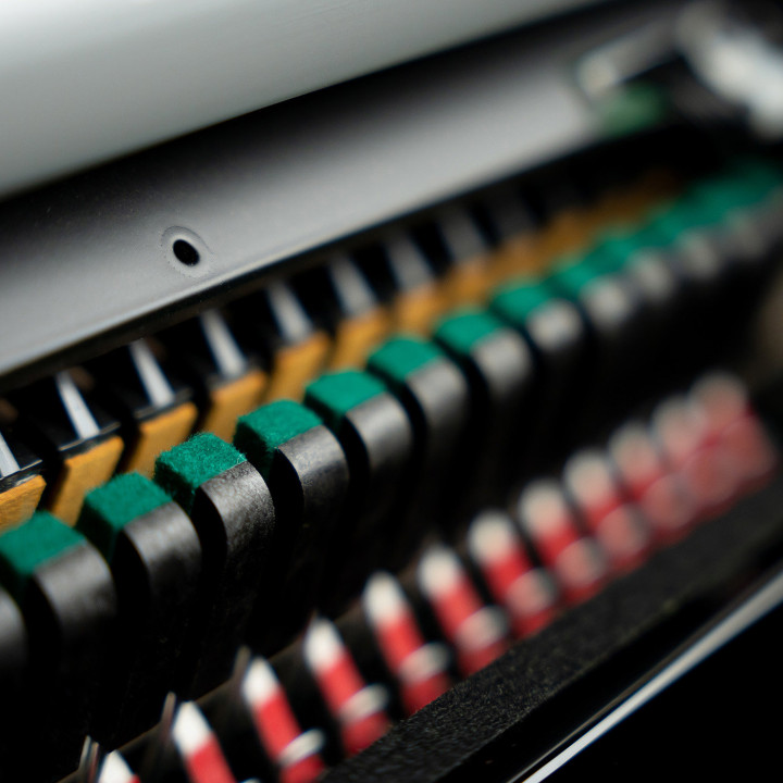 KAWAI K 600 AURES2 Noir laque 134cm Systeme AURES2